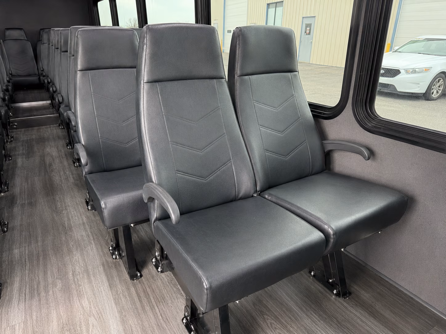 charter buses to sofi stadium for rams and chargers games