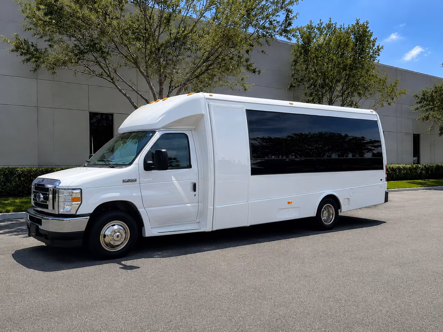 charter buses to the anaheim convention center and orange county trade shows