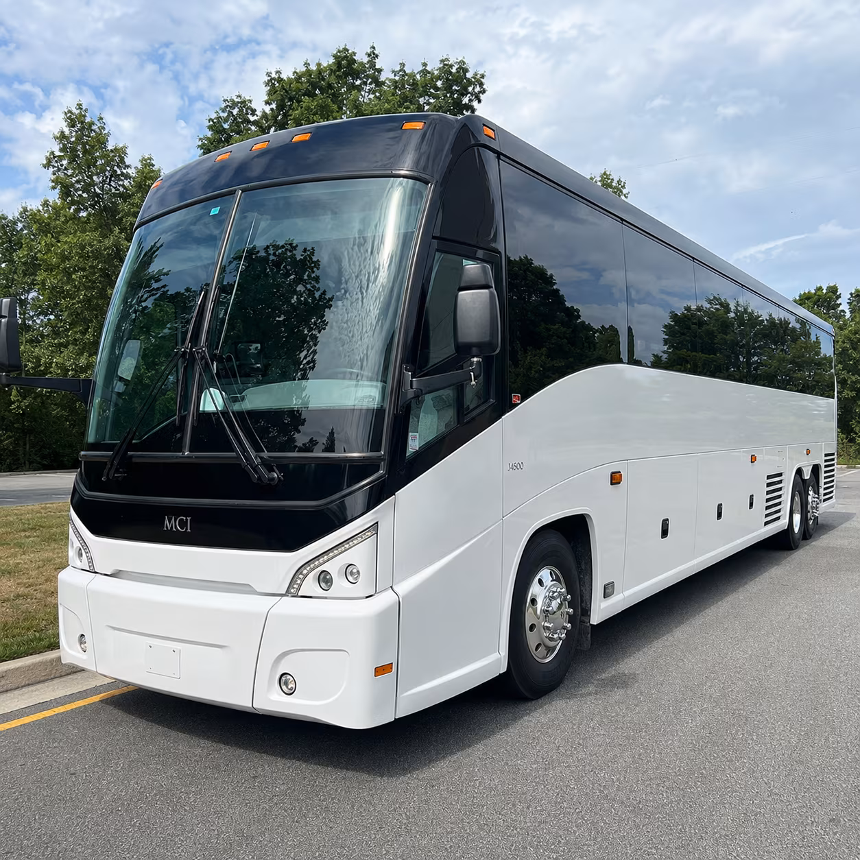 corporate and hotel shuttle buses between la habra and southern california airports