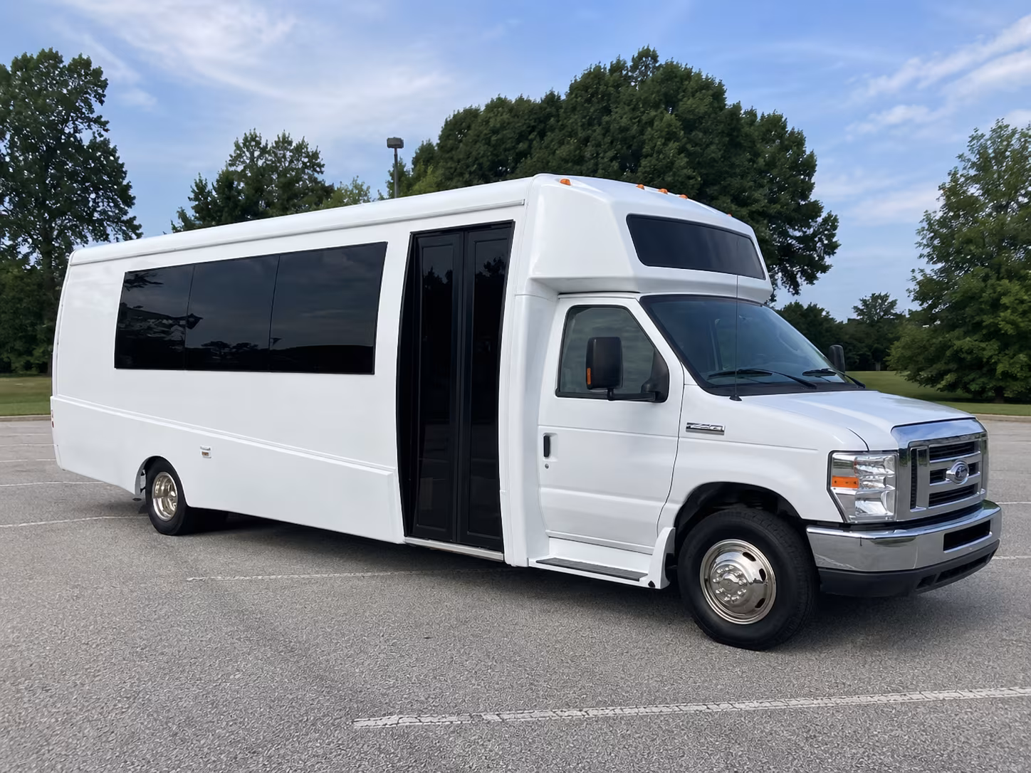 la habra 18 passenger party bus