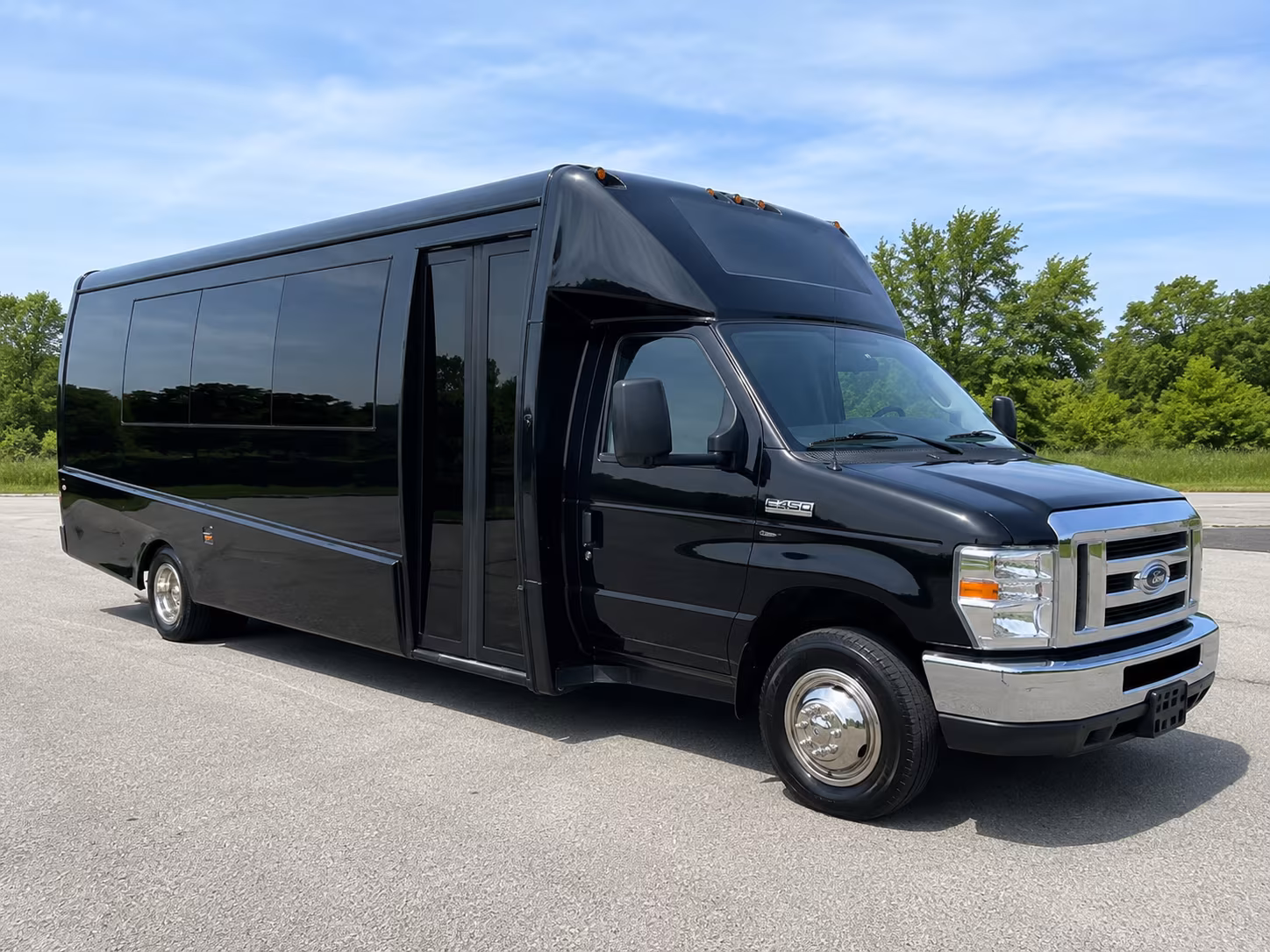 minibus rentals for smaller la habra prom groups